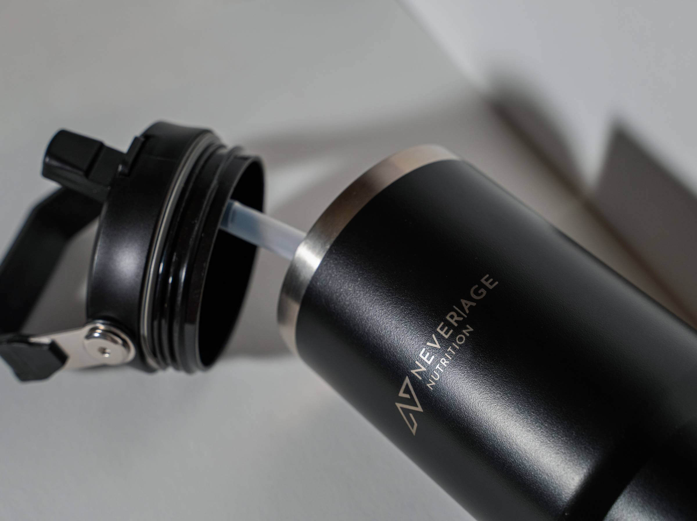 Doppelwandiger Tumbler mit ergonomischem Griff